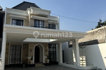 Rumah Mewah Sleman 2 Lantai American Classic Jl Wates Km 8