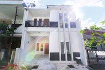 Rumah LB 120 Hadap Selatan 10 menit ke RS Sentra Medika Cisalak J21131