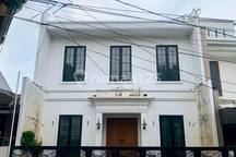 Rumah Dalam Komplek Elit Bukit Cinere Indah
