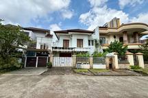 Rumah Asri Hadap Taman - Komplek Terdepan Cinere