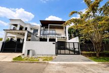 Rumah Kokoh Design Modern Minimalis di Komplek Favorit Cinere