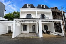 Brand New House 3 Lantai Dekat MRT - Lebak Bulus, Jakarta Selatan
