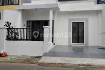 Dijual Cepat Rumah Baru di BSD Griya Loka Sektor 1.1, Tangerang Selatan