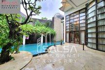 Disewakan Cepat Rumah Mewah Furnish Ada Home Theater Dan Double Gate Harga Rp.1,7 M An Lokasi Strategis Area Pejabat Ambassy Kedutaan Dan Dekat Mega Kuningan Dan Kebayoran Baru Dan Senayan Dan Sudirman Area Menteng Jakarta Pusat
