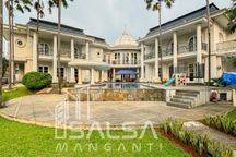 FOR SALE: CILANDAK.  Grand Luxurious Mansion with Classical Architecture. Harga Rp.65 M dengan Luas Tanah 4.500 meter dengan Kamar tidur 11 Good Lokasi Area Cilandak Jakarta Selatan
