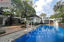 Disewakan Cepat Rumah Mewah Cantik Lokasi Strategis Dekat Mabes Dan Senopati Area Dan Blok M Dan Senayan Dan Scbd Harga Rp.2.3 M An Area Senopati Sriwijaya Selong Kebayoran Baru Jakarta Selatan
