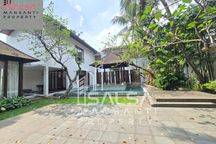 Disewakan Cepat Rumah Cantik Nuansa Villa Bali harga Murah Rp.1.2 M an dalam komplek Tenang dan Nyaman dekat Sekolah Prancis dan Kemamg dan Toll Tb Simatupang Dan Dekat Antasari Area Cipete Jakarta Selatan