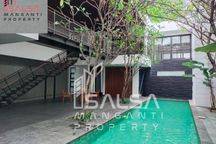 Disewakan Cepat Rumah Mewah Furnish Bangunan 2 Lantai Harga Rp.890 Juta Cocok Untuk Expat Dan Ambassy Area Menteng Jakarta Pusat
