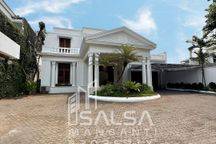 Disewakan Cepat Rumah Mewah  Klasik Menteng Area Elite, Tenang, Row Jalan Lebar Harga Rp.2.3 M an Good Lokasi Daerah Pejabat dan Ambassy dan Pengusaha Area Jl Lembang Menteng Jakarta Pusat