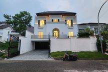 Rumah Modern Classic Dilengkapi Lift Dan Kolam Renang di Sentul City