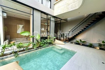 Villa Mewah Modern dengan Jacuzzi di Canggu