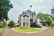 Rumah Mewah Posisi Hook View Pegunungan Sentul City