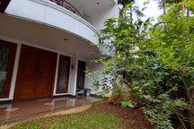 Rumah Pondok Indah 2 Lantai Jalan Lebar 