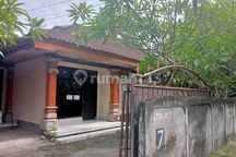 Disewakan Rumah Pusat Kota Karangasem Bali Cocok untuk Kantor dan Tempat Tinggal
