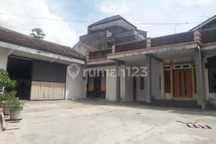 Rumah 2 Lantai Dekat Pertokoan Sukaregang Kota Garut