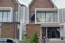 Disewakan. Rumah. Siap Hun Sumarecon Cluster Pinwood.