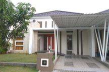 Graha Padma Taman Raflesia Rumah Minimalis Modern Semi Furnished