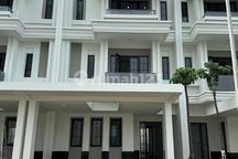 Rumah Cantik 5 Kamar Tyria Sutera Winona Alam Sutera Jual Cepat Semi Furnished Sudah Renovasi bisa KPR