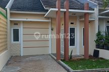 Rumah Komplek Anggrek Loka Kamar Tidur 2+1 Cipayung Jakarta Timur