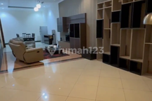 Disewakan Rumah Katamaran Luas 200m2 Termurah! Jarang Ada!