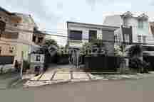 Rumah Mewah di Tebet Barat, Akses Jalan Lebar 3 Mobil