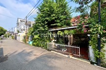 Rumah Jalan 2 Mobil Tebet One Gate System