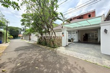 Rumah Mewah Terawat Dalam Komplek di Tebet