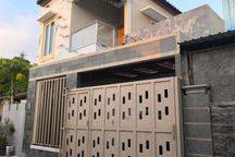 Rumah Mewah 2 Lantai Full Furnish Deket Tugu Boto Colomadu