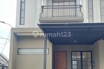 Rumah Citraland Kedamean Gresik siap huni 