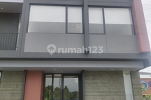 Rumah Kos 3 Lantai Strategis Pusat Kota Lippo Karawang