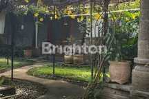 Rumah Desain Villa Lokasi Strategis Renon