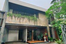 Luxury House Only 6-man Nuansa Villa, Di Citraland Surabaya