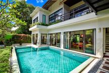 Villa 2 lantai  beachside di Jln pantai mertasari sanur