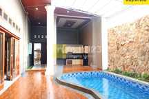 Rumah Sewa Mewah dengan Kolam Renang di Kedaton Bandar Lampung