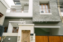 Rumah Semi Villa Dekat Pantai Sanur 50meter Dari Jalan Utama