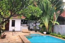 Close To The Beach! Villa 2 Bedrooms Pool Lovina Buleleng