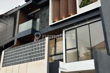 Rumah 2 Lantai 4+1 Kamar Tukad Badung Renon Denpasar Selatan