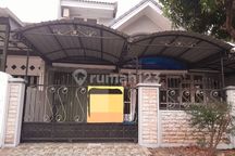 Rumah Graha Padma Tanpa Perabot Di Semarang Selatan