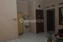 DISEWAKAN RUMAH DI KOMPLEK PERUMAHAN CIMAHI UTARA DEKAT ALUN ALUN CIMAHI HUNIAN ASRI DAN NYAMAN 