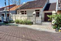 DISEWAKAN RUMAH CLUSTER 1 LANTAI DI BYPASS DEKAT DENGAN BANDARA 