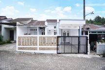Rumah Sudah Renov Hadap Timur 15 Menit ke RSU Hermina Depok Siap KPR J10852