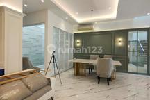 Rumah Cantik Ekslusif Semi Furnish Dalam Komplek Green Ville Jakarta Barat