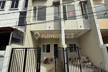 Rumah Baru 3Lt Strategis Tomang Jakarta Barat