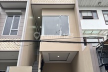 Last Unit! Rumah Baru 4Lantai Siap Huni Dalam Komplek Taman Ratu Jakarta Barat