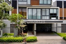 Rumah Kolam Renang dan Lift Pribadi Cluster Navapark BSD Tangerang