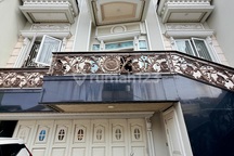 Langkah! Rumah Semi Furnish European Style Taman Palem Jakarta Barat