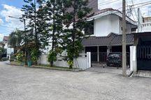 Rumah Taman Ratu Strategis Row Jalan Paling Besar 