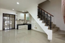 Harga Masih Masuk! Rumah Cantik Semi Furnish di Cluster Favorit Green Lake City