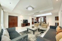 Disewakan Unit Private Lift 3BR Furnished Siap Huni The Peak Sudirman