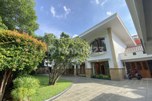 Disewakan Rumah Lokasi Sangat Strategis Daerah Senopati Punya Private Pool